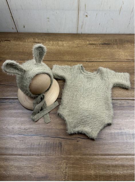 Newborn Baby Photography Outfit, Soft Mink Velvet Bunny Ear Hat And Romper Set for boys and girls