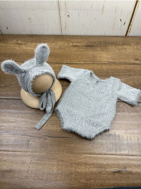 Newborn Baby Photography Outfit, Soft Mink Velvet Bunny Ear Hat And Romper Set for boys and girls