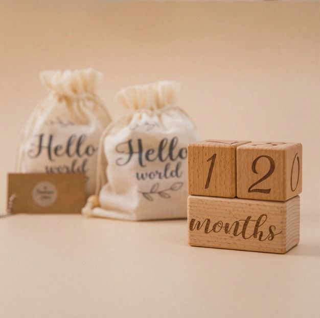Newborn Baby Milestone Blocks, Safe Wooden Growing Baby Age Blocks, Memory & Shower Gift, 0-12 Months, 8cm X 4cm