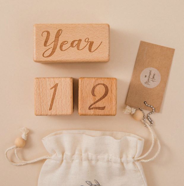Newborn Baby Milestone Blocks, Safe Wooden Growing Baby Age Blocks, Memory & Shower Gift, 0-12 Months, 8cm X 4cm