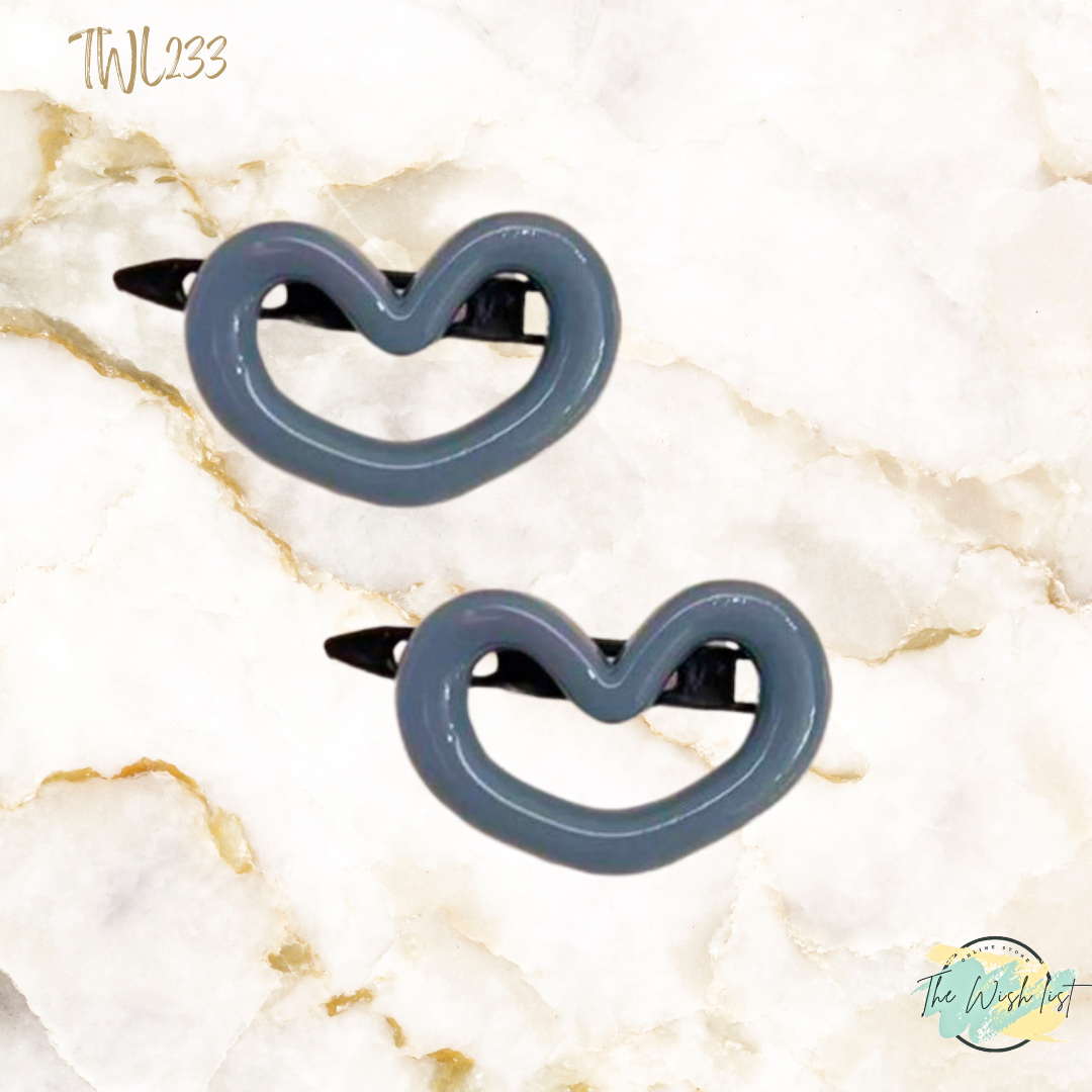 2Pce Plastic Heart shape hair clips for everyday use