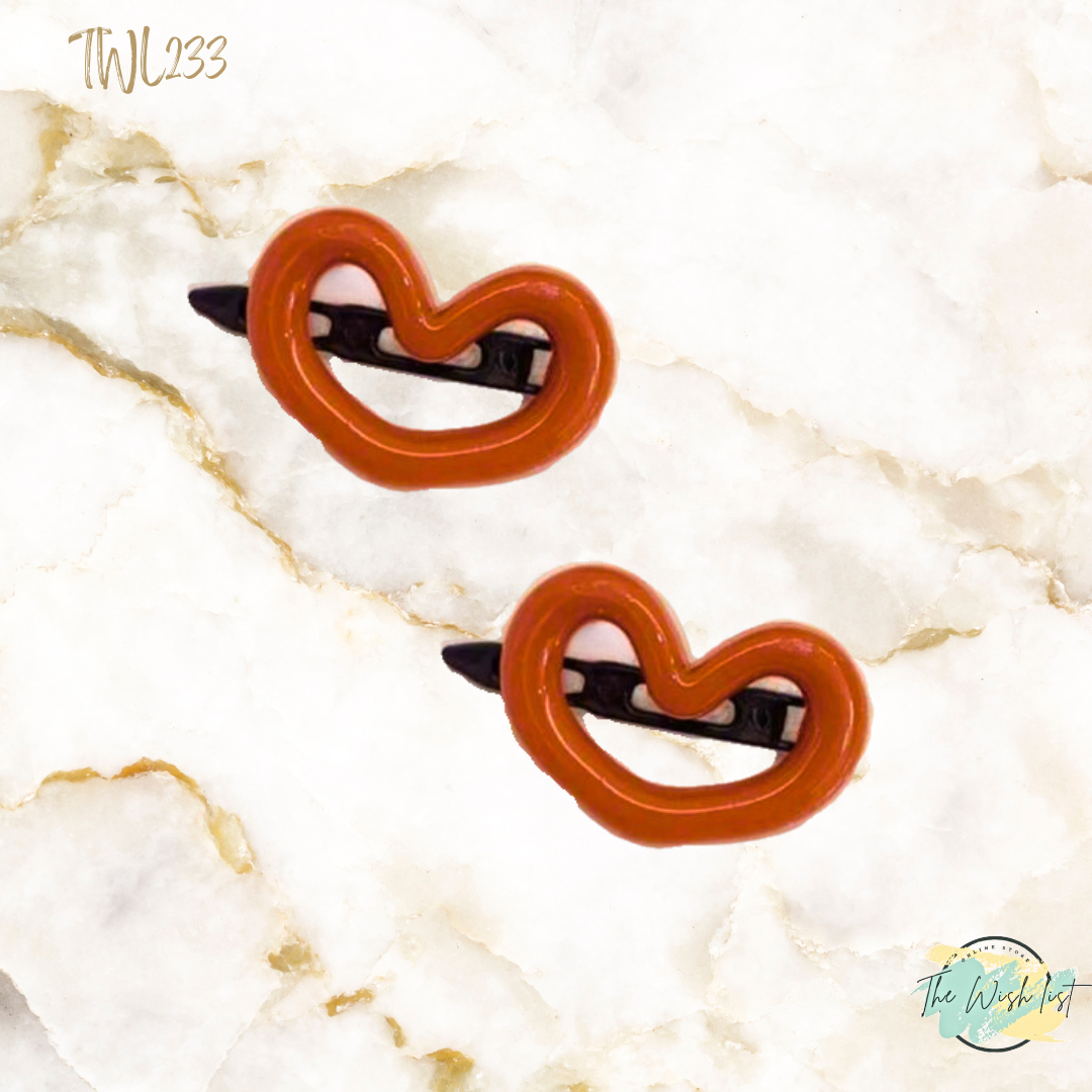 2Pce Plastic Heart shape hair clips for everyday use