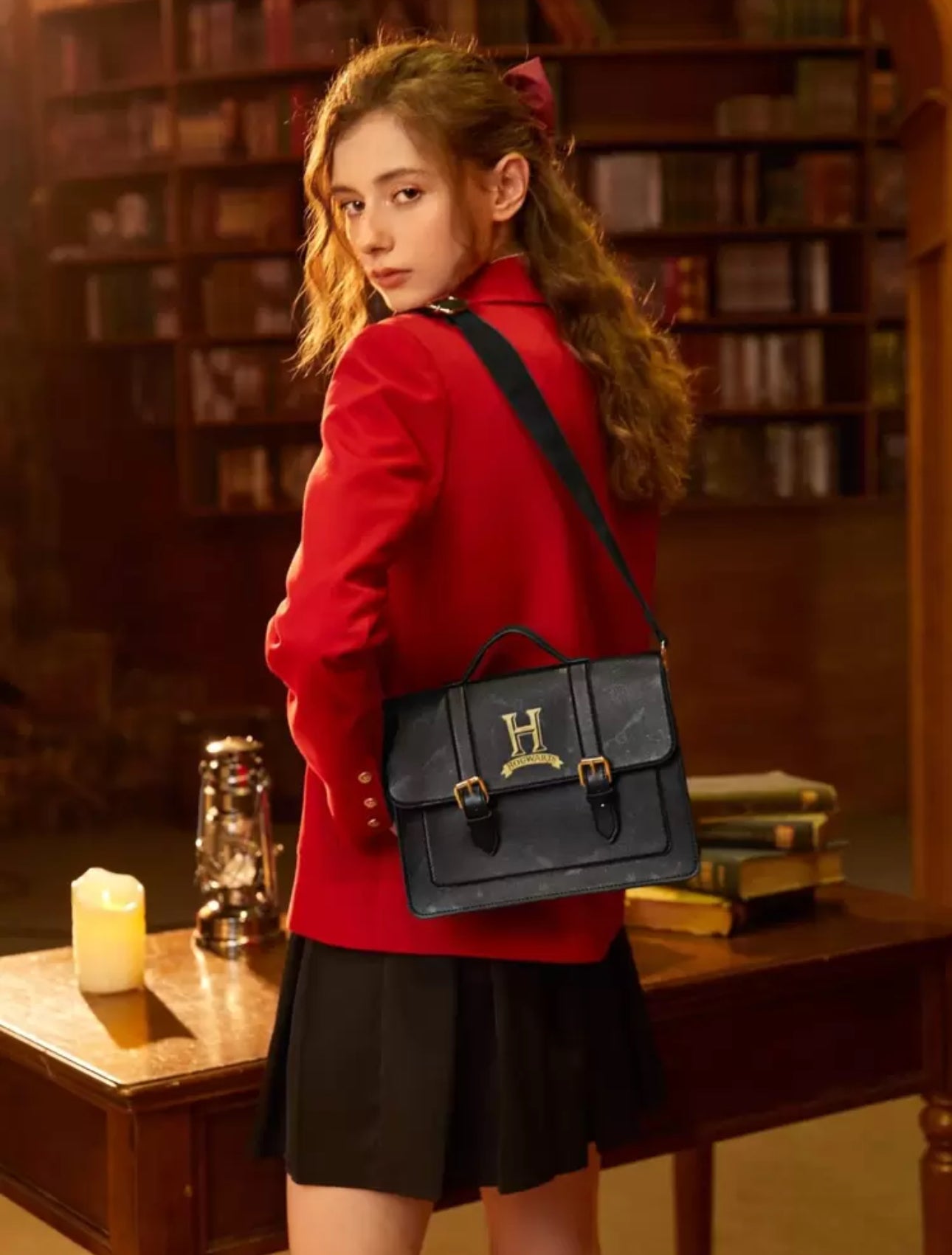 HARRY POTTER Harry Potter Hogwarts Graphic Buckle Decor Flap Square Bag