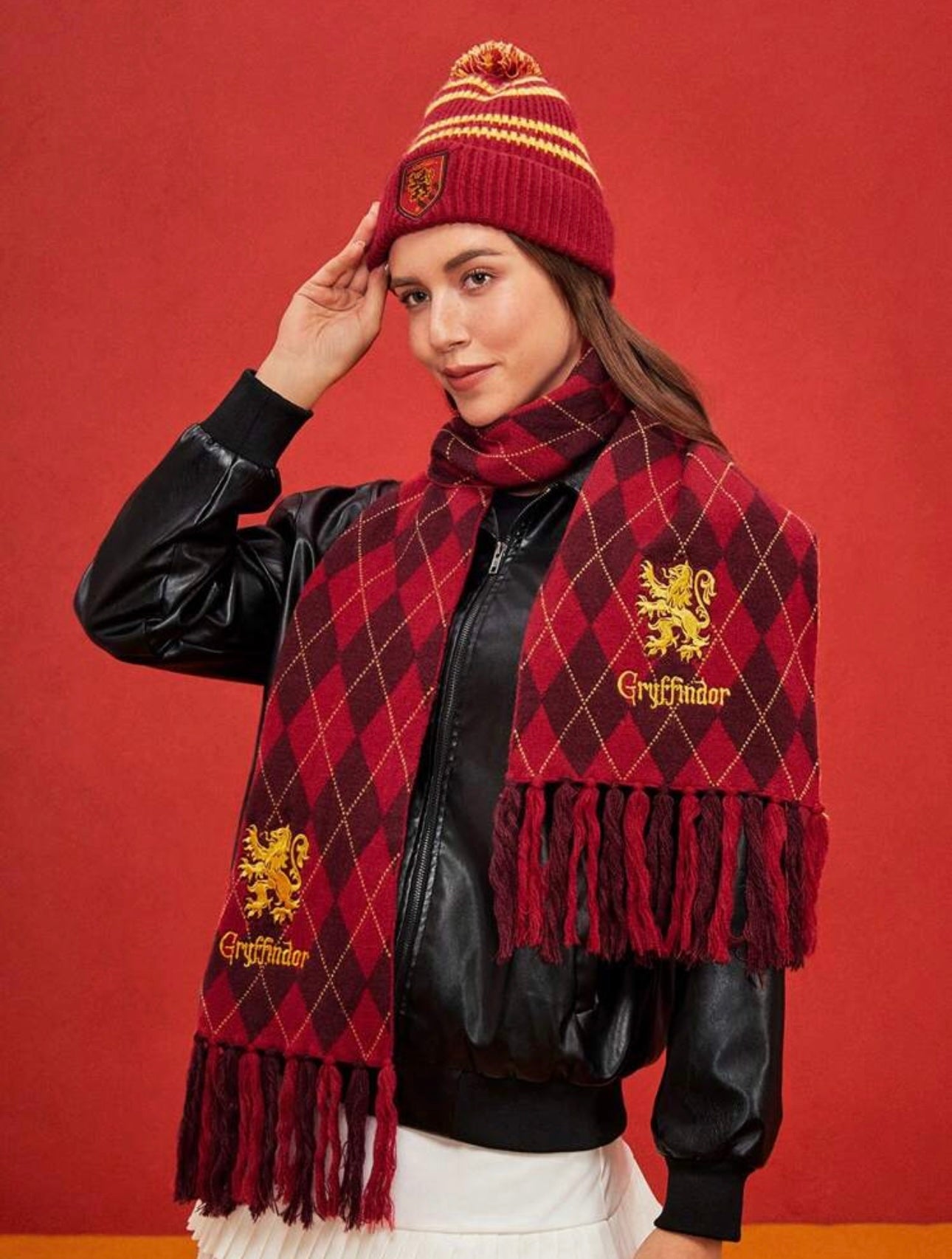 HARRY POTTER Argyle Print Thick & Warm Tassel Scarf With Gryffindor Embroidered Design
