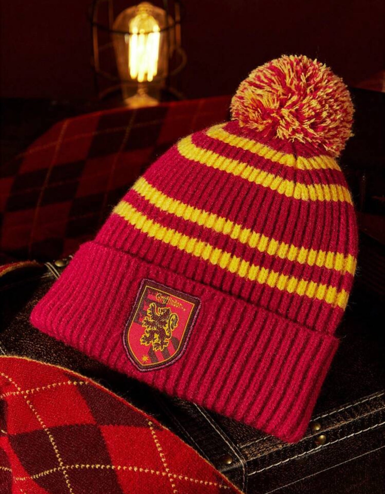 HARRY POTTER Winter Embroidered Badge Striped Fuzzy Pom Pom Beanie Hat