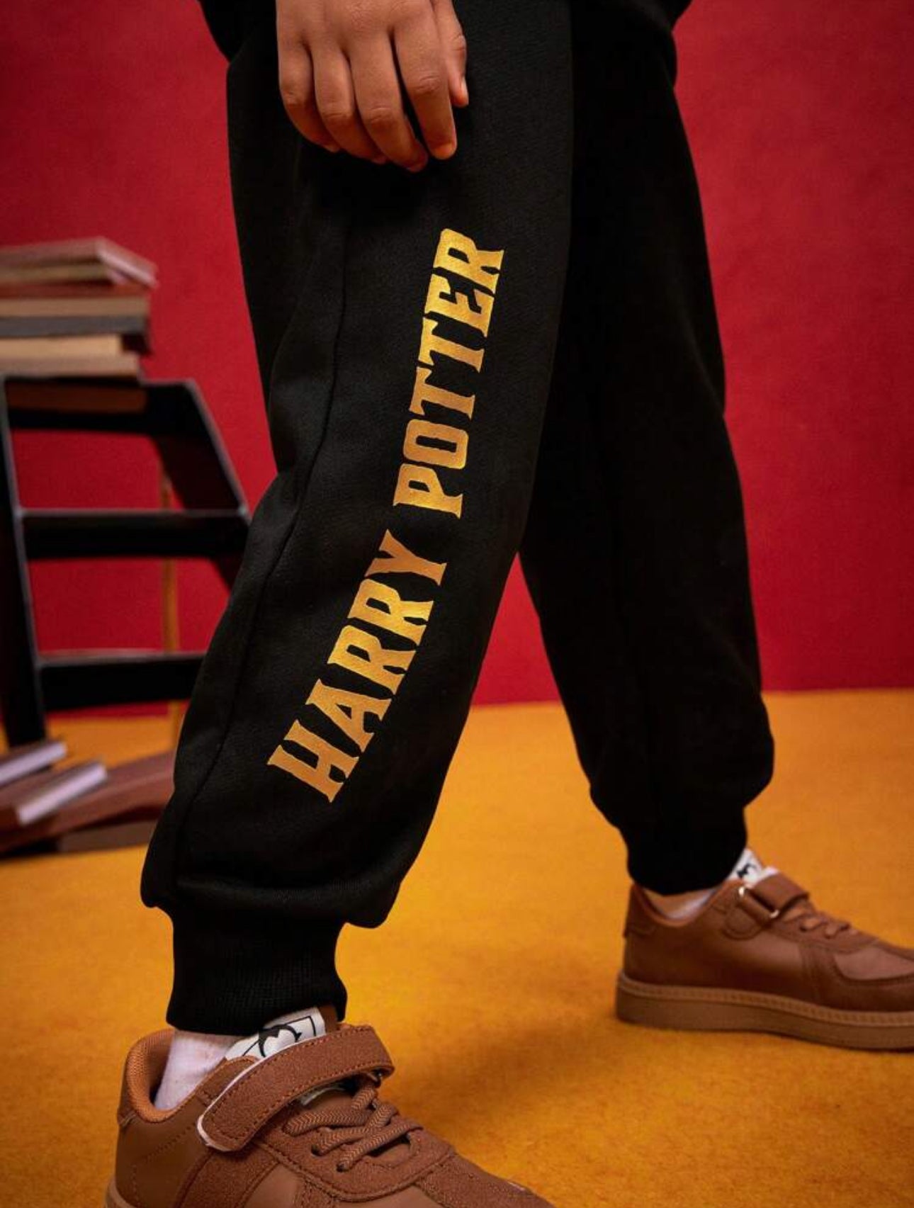 HARRY POTTER Young Boy 2pcs Eagle Letter Metallic Look Print Black Casual Hoodie And Joggers Pants Sports Set, Hogwarts