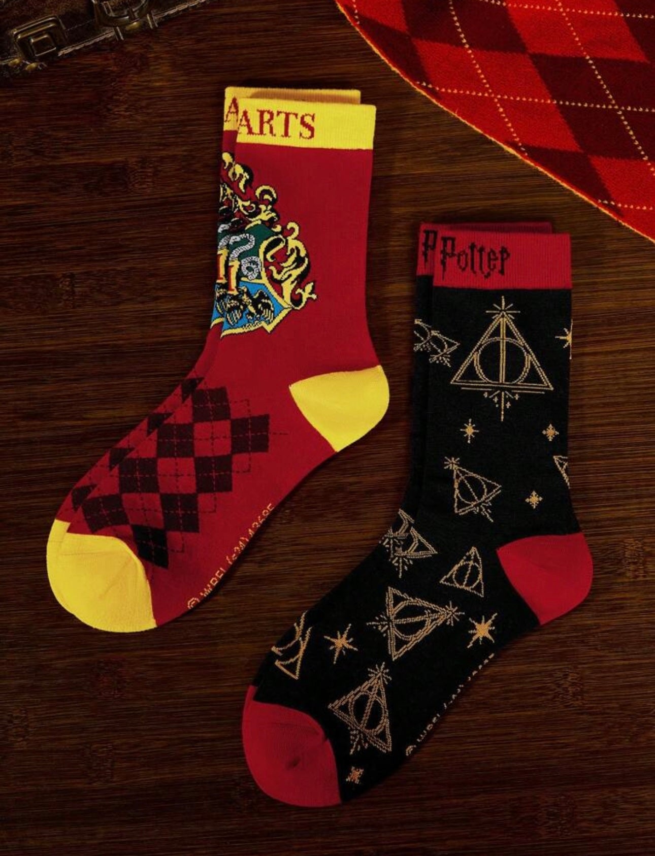 HARRY POTTER X 2 Pairs Women's Geometric And Animal Patch Colorblock Socks