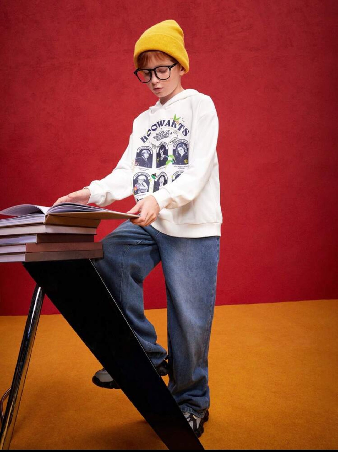 HARRY POTTER Tween Boy Vintage Campus Wizardry Hogwarts Portrait Silhouette Print Hooded Dropped Shoulder Loose Fit Sweatshirt
