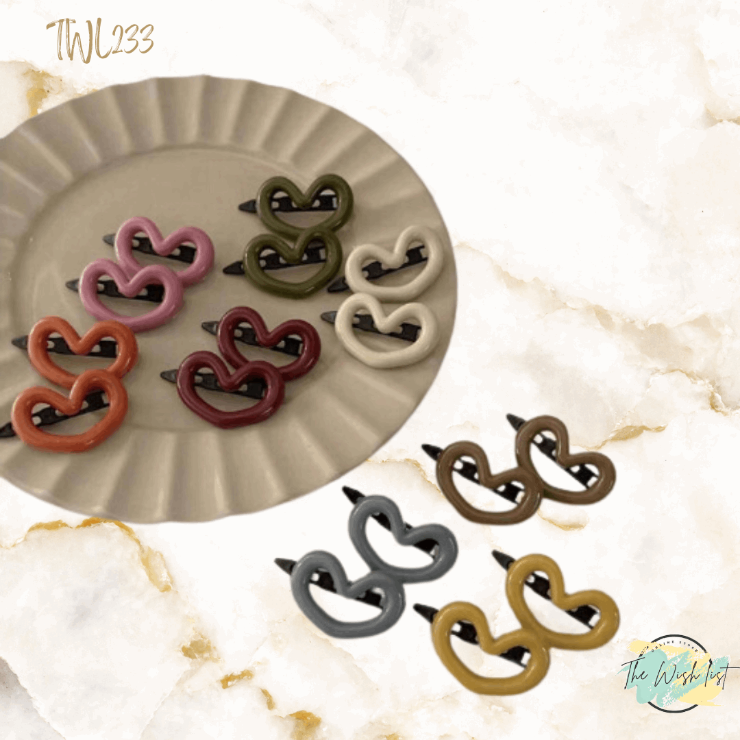 2Pce Plastic Heart shape hair clips for everyday use