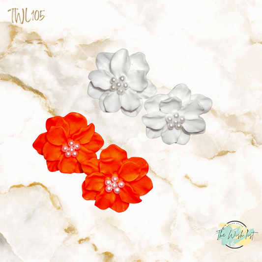 Faux Pearl Flower Design Stud earrings