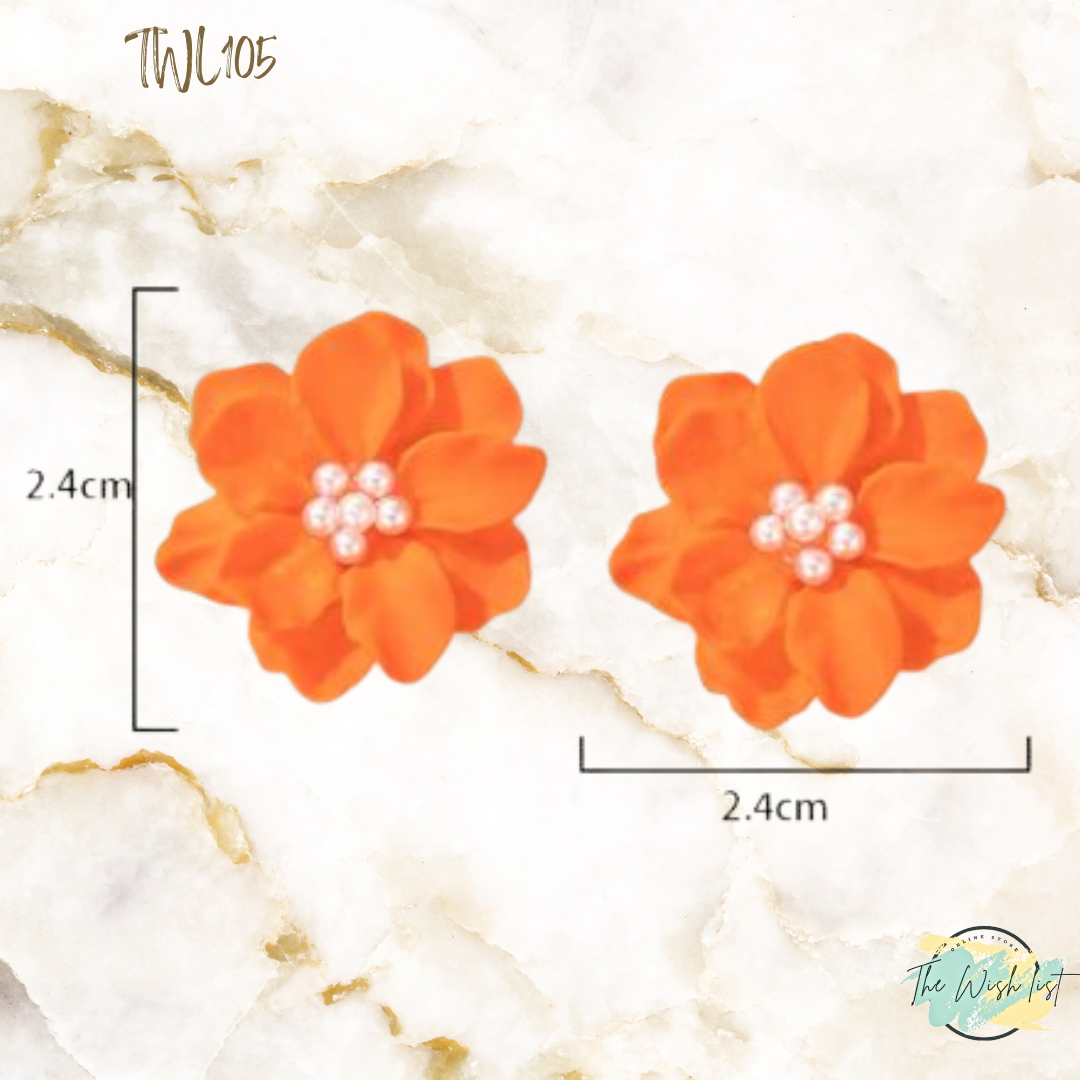 Faux Pearl Flower Design Stud earrings