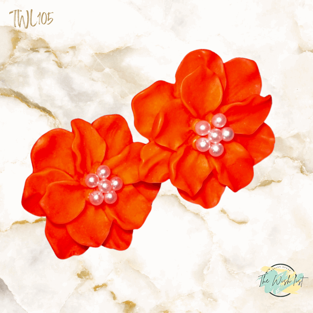 Faux Pearl Flower Design Stud earrings