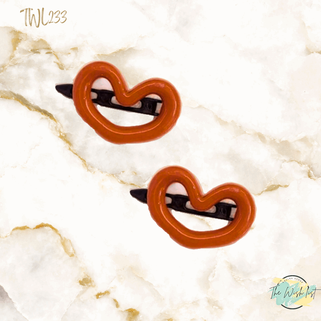 2Pce Plastic Heart shape hair clips for everyday use