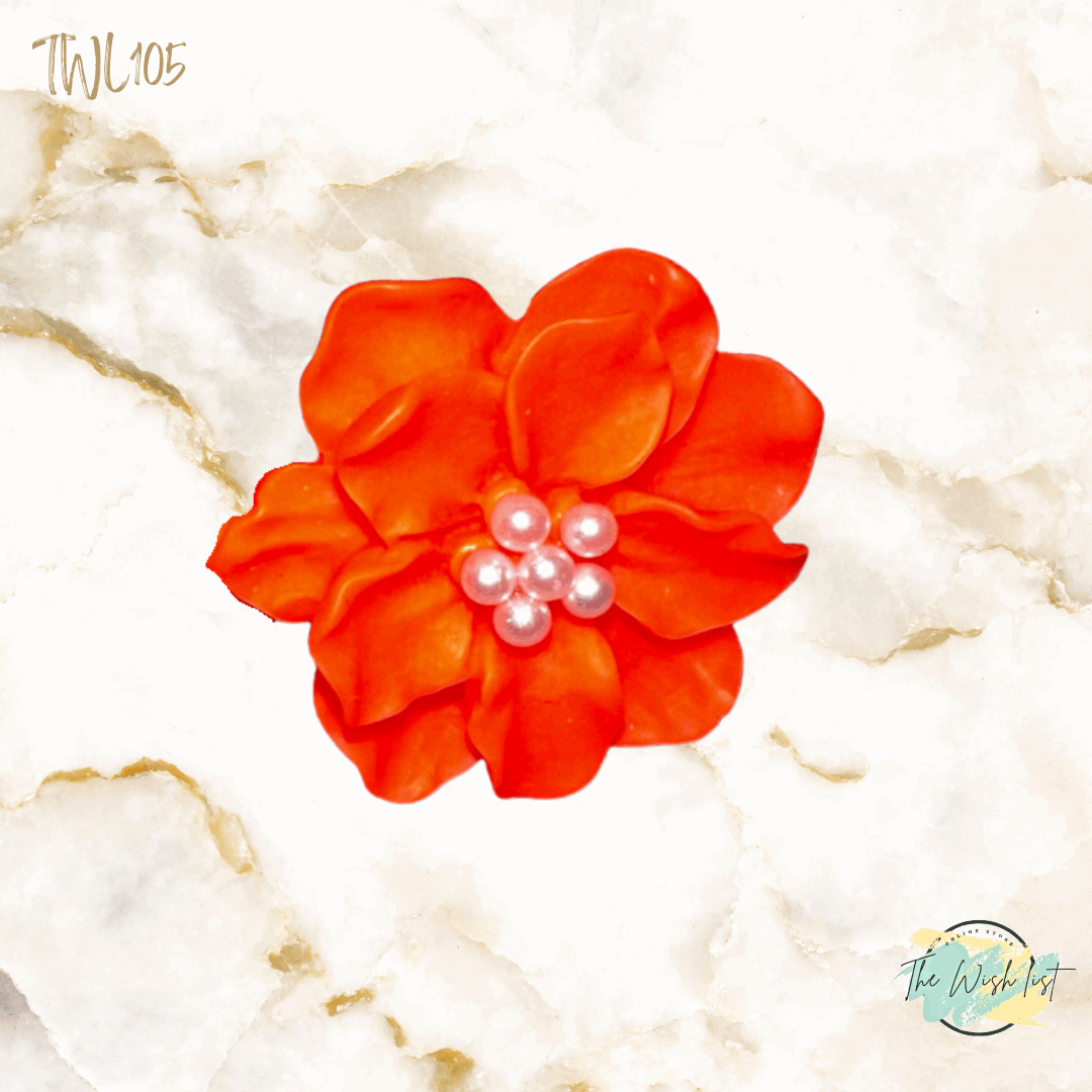 Faux Pearl Flower Design Stud earrings
