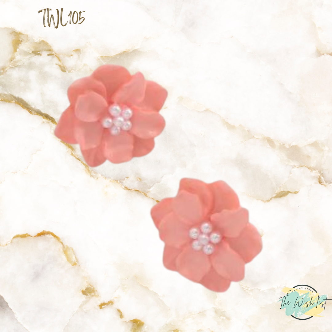Faux Pearl Flower Design Stud earrings