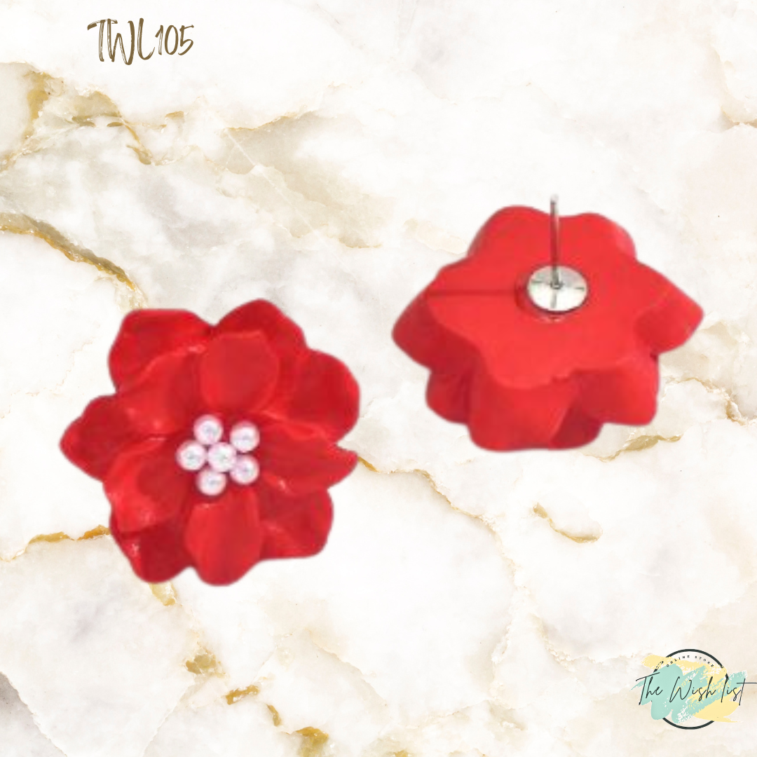 Faux Pearl Flower Design Stud earrings